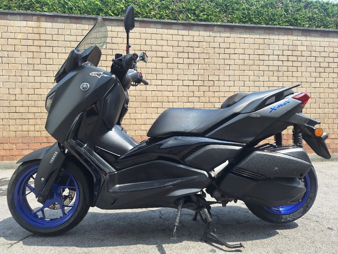 Yamaha Max 300